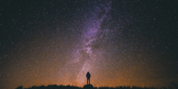 Perché il cielo è buio di notte? La storia del paradosso di Olbers e della sua risoluzione