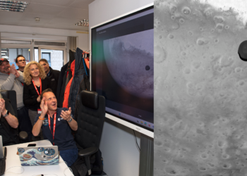 A sinistra, il team scientifico Hera dell'ESA, tra cui l'astrofisico e chitarrista Brian May a sinistra e il ricercatore principale Patrick Michel, presso il centro ESOC dell'ESA durante l'arrivo delle immagini del flyby di Hera. A destra, una delle immagini. Credits: ESA/Max Alexander